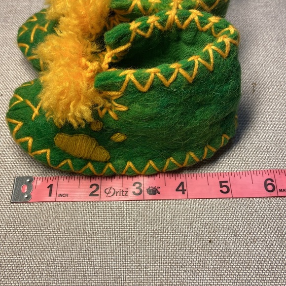 Embroidered Handmade Wool Felt Baby Slippers - Picture 8 of 8
